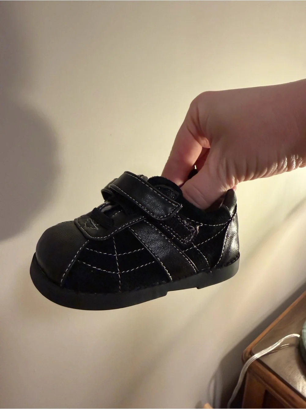 See Kai Run- Black Kids Velcro Leather Sneakers- Size 4